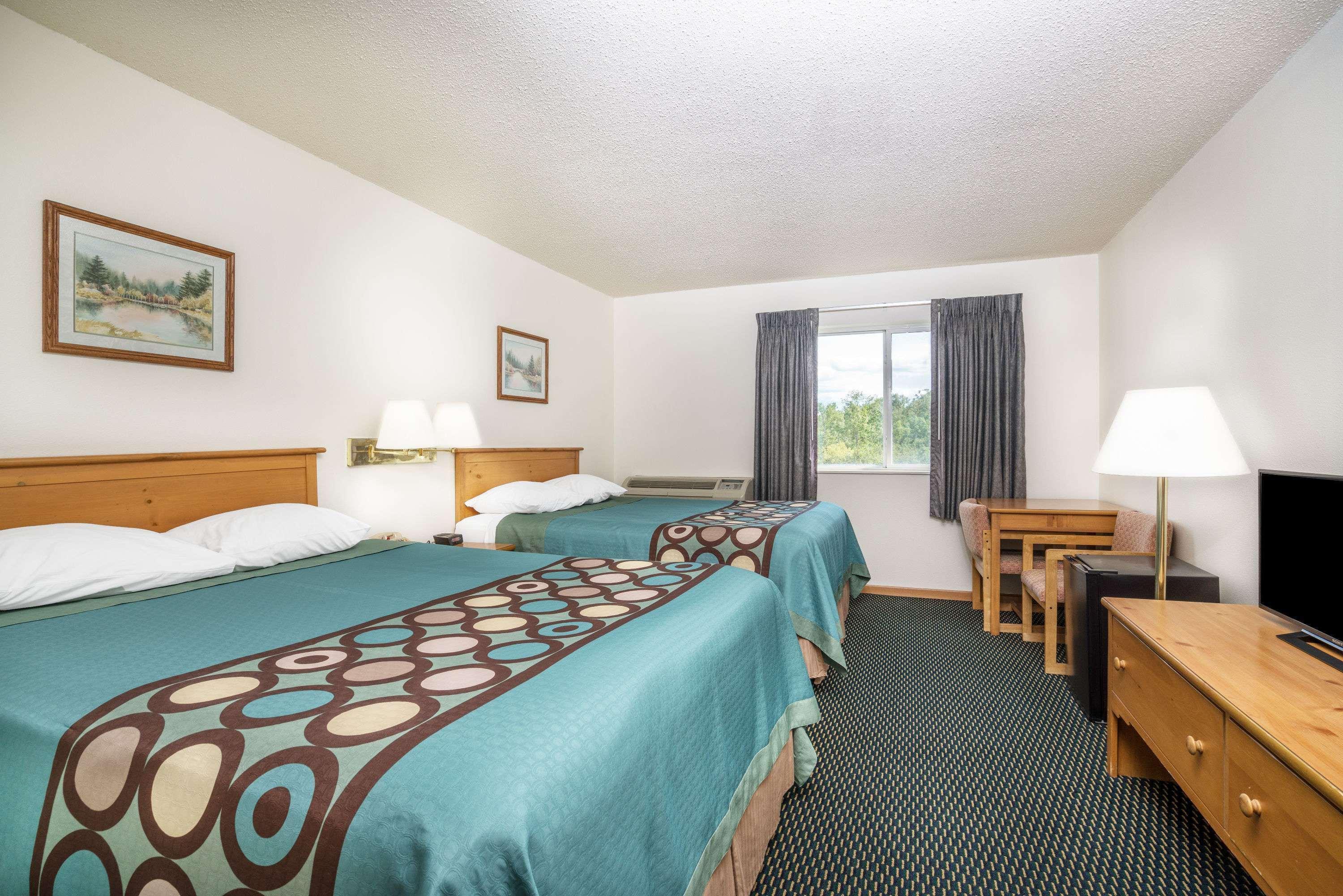 Super 8 By Wyndham Phillips Hotel Buitenkant foto